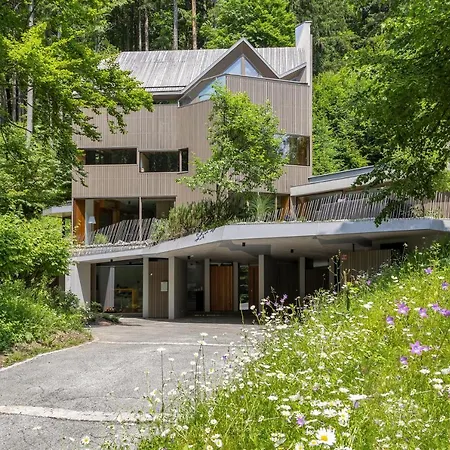 Jasna Mansion